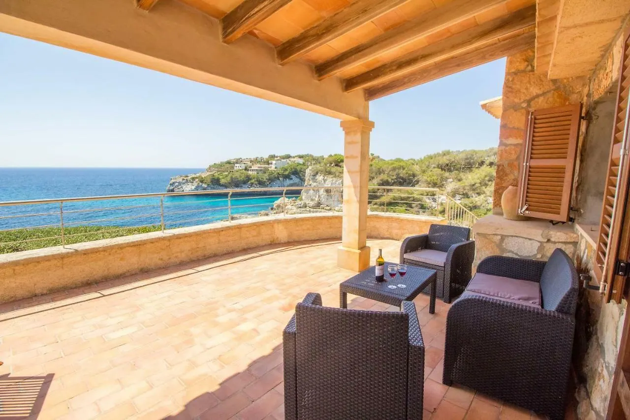 Beautiful private villa on the sea Santanyí